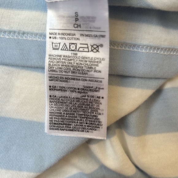 NWOT Old Navy Every Wear blue and white striped short sleeve t-shirt, size small - Picture 6 of 6